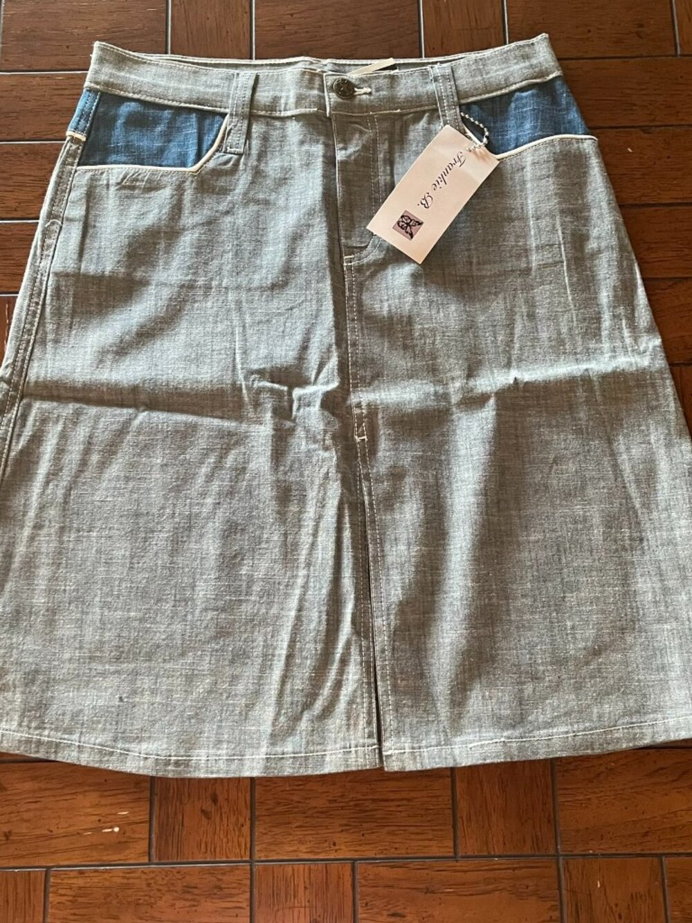 Rare early 2000s Frankie B. denim skirt in excellent condition NEW with tags